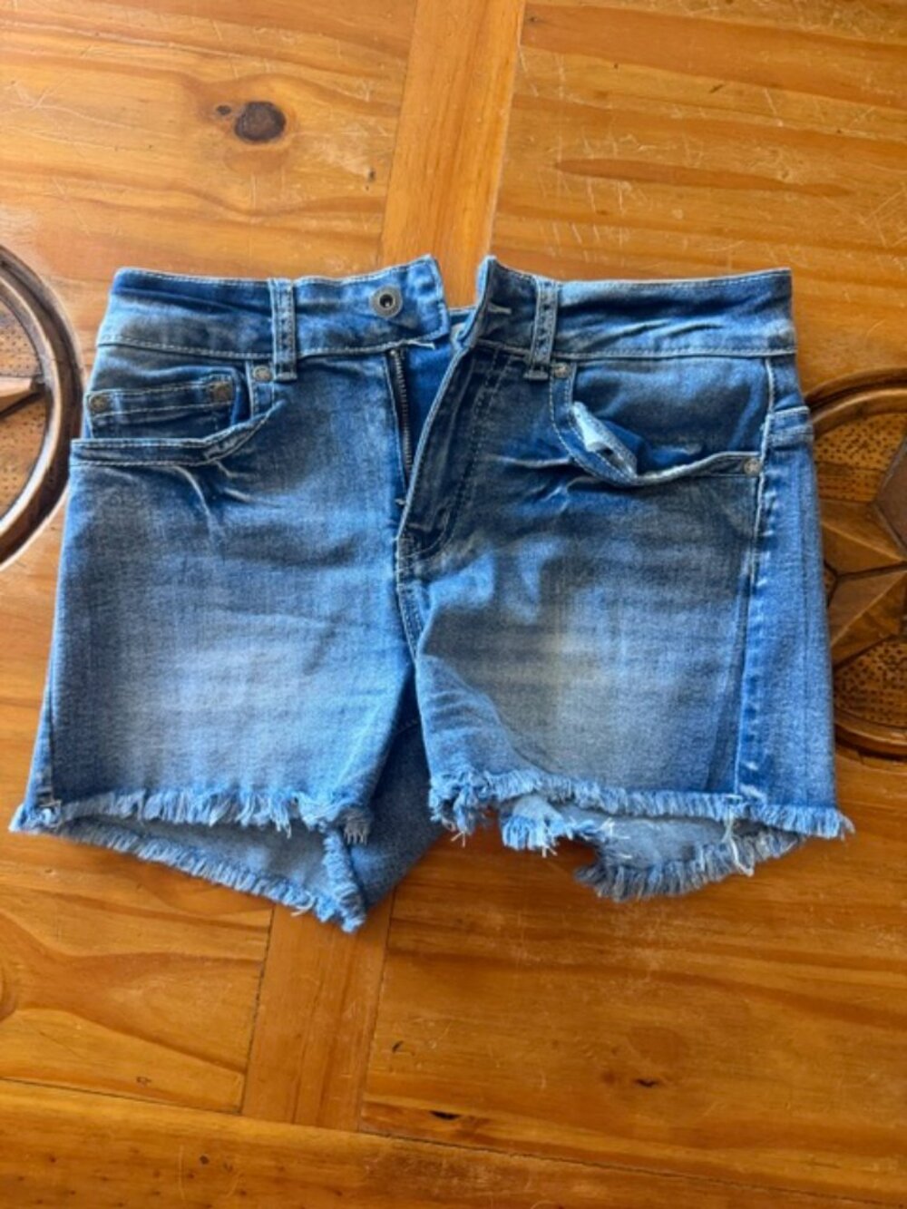 Shorts - Picture 3 of 3